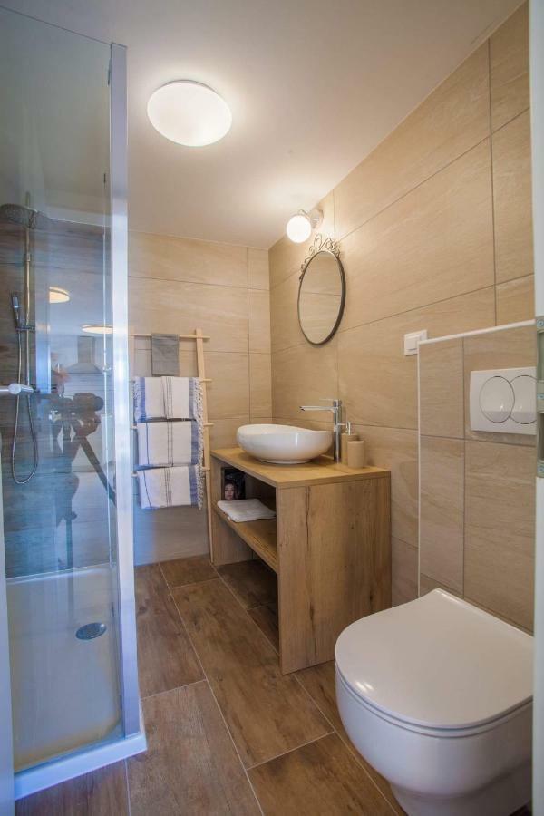 קרס Apartmani Kraj Mora מראה חיצוני תמונה
