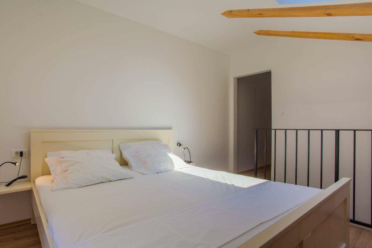 קרס Apartmani Kraj Mora מראה חיצוני תמונה