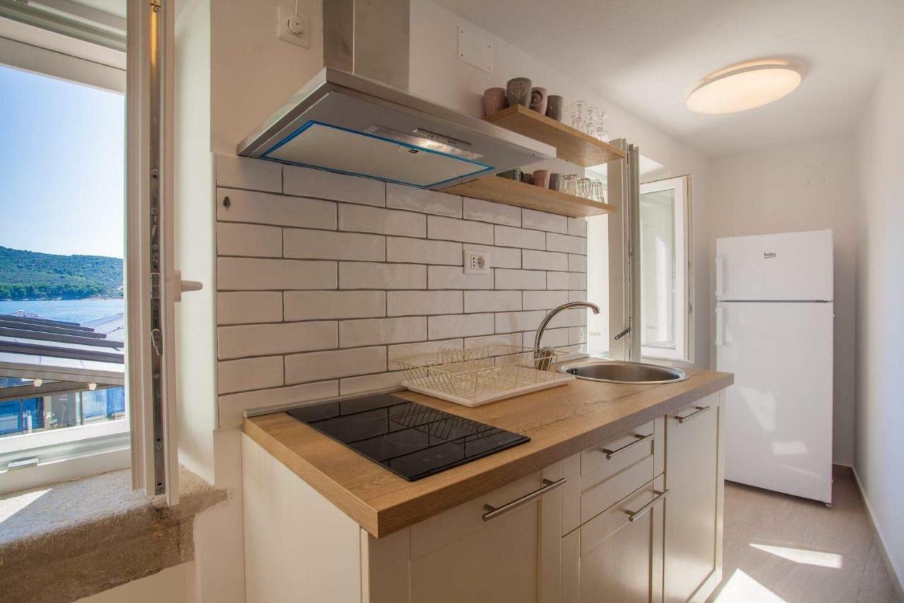 קרס Apartmani Kraj Mora מראה חיצוני תמונה