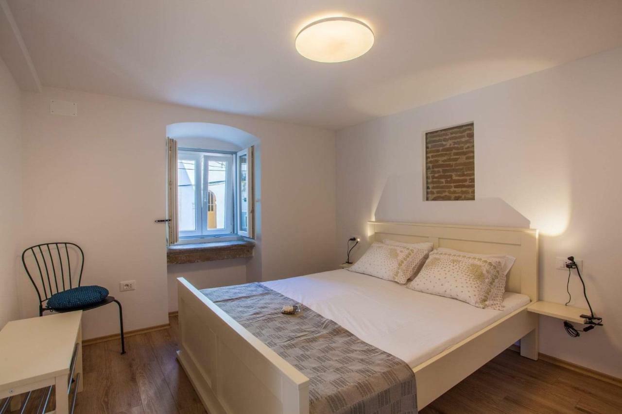 קרס Apartmani Kraj Mora מראה חיצוני תמונה