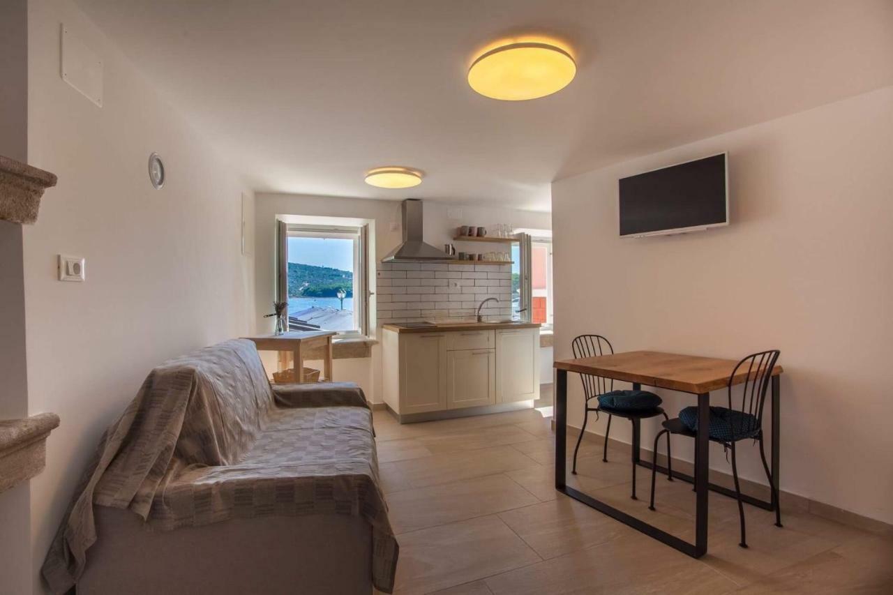 קרס Apartmani Kraj Mora מראה חיצוני תמונה